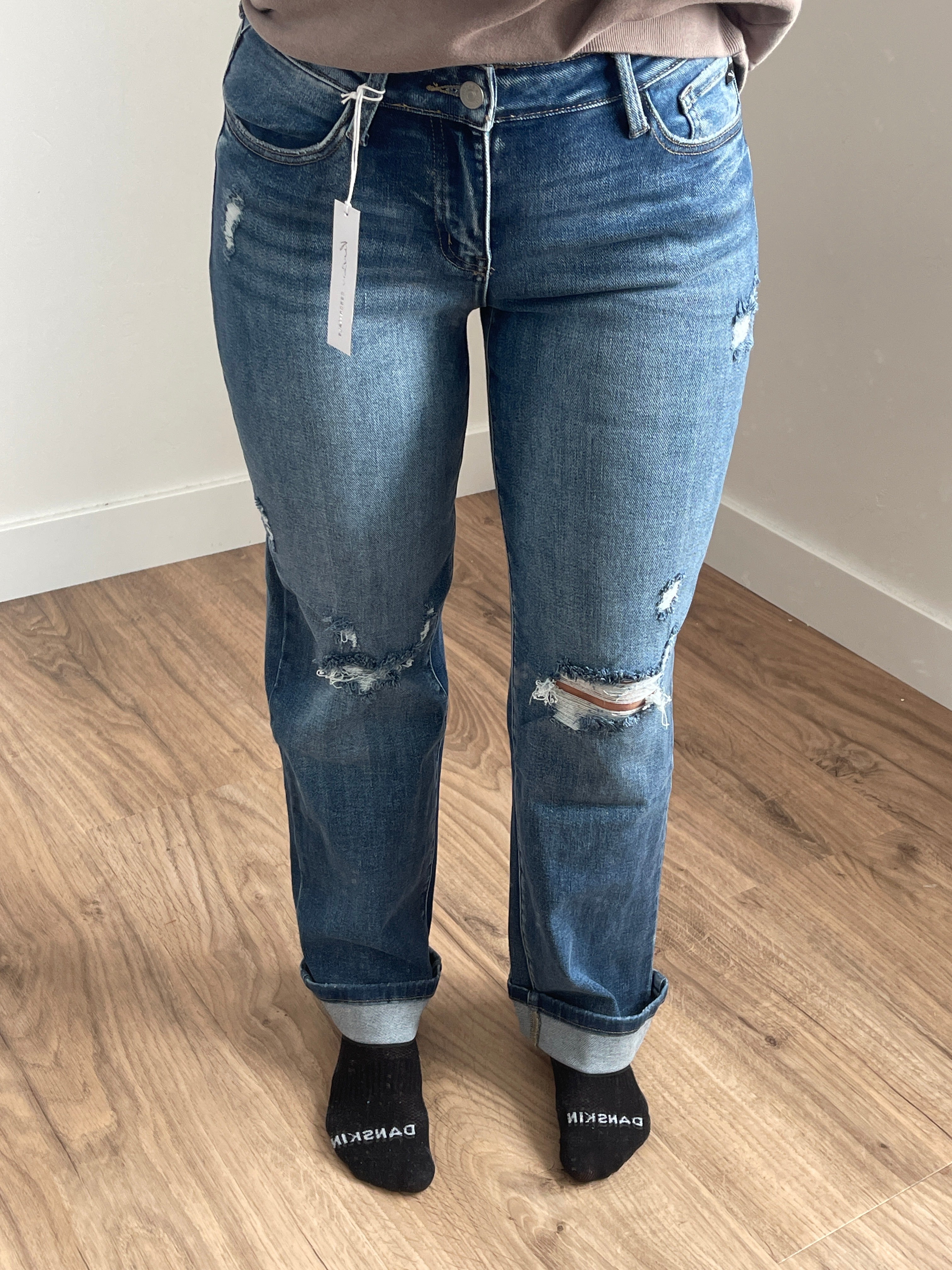 Mila Mid Rise Straight Jean - Medium Wash