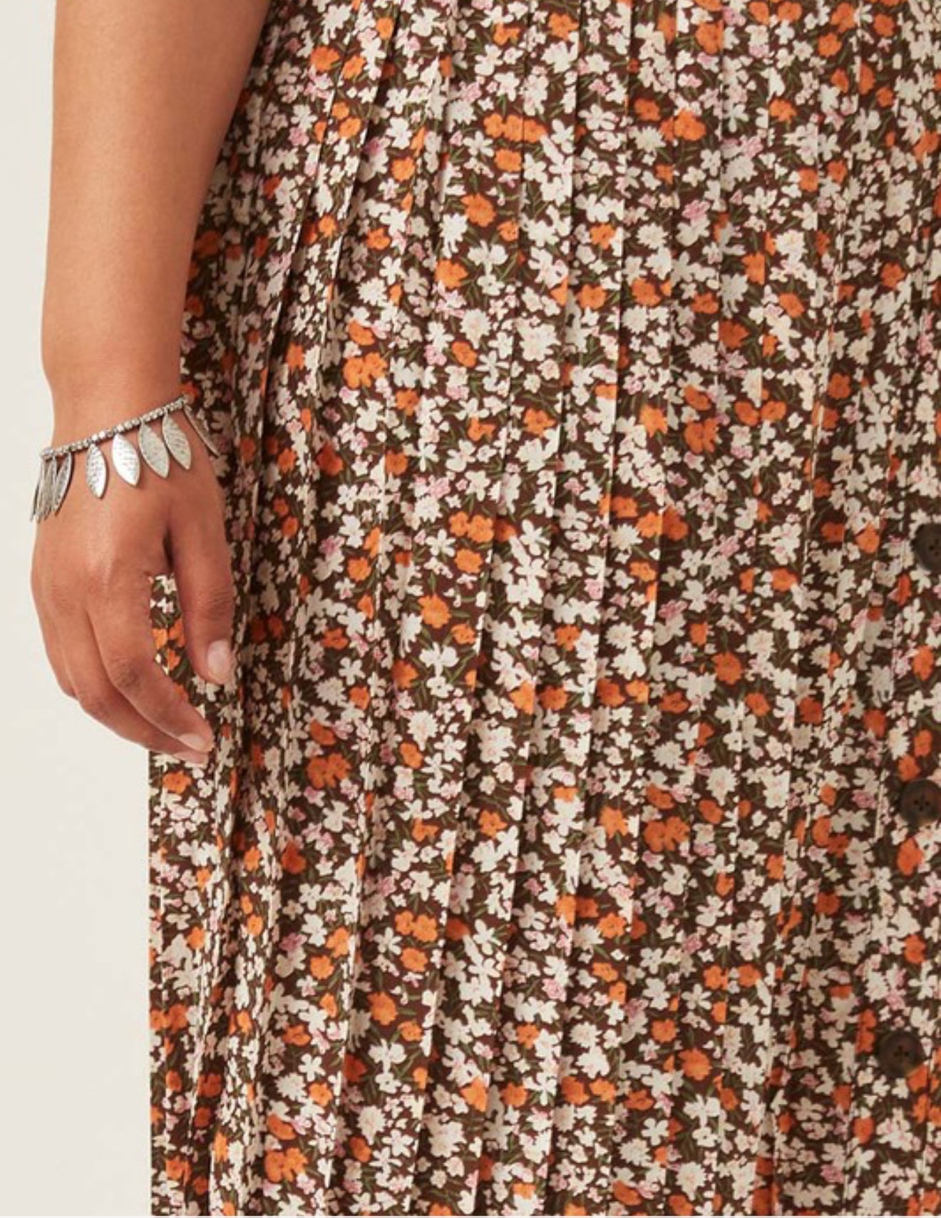 CURVY Floral Printed Button Up Pleated Skirt