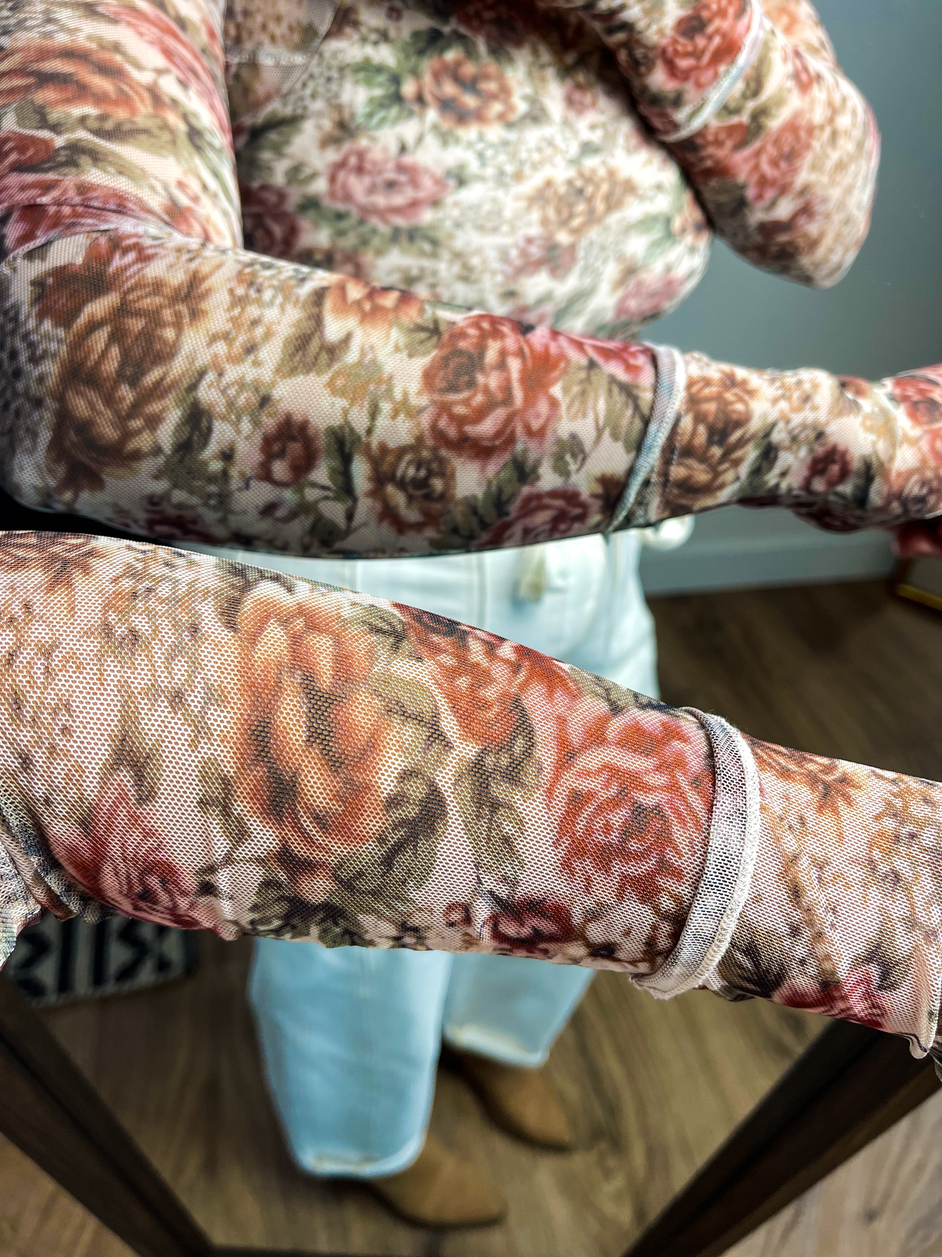 Floral-Print Mesh Thumbhole Mock-Neck Top: CREAM