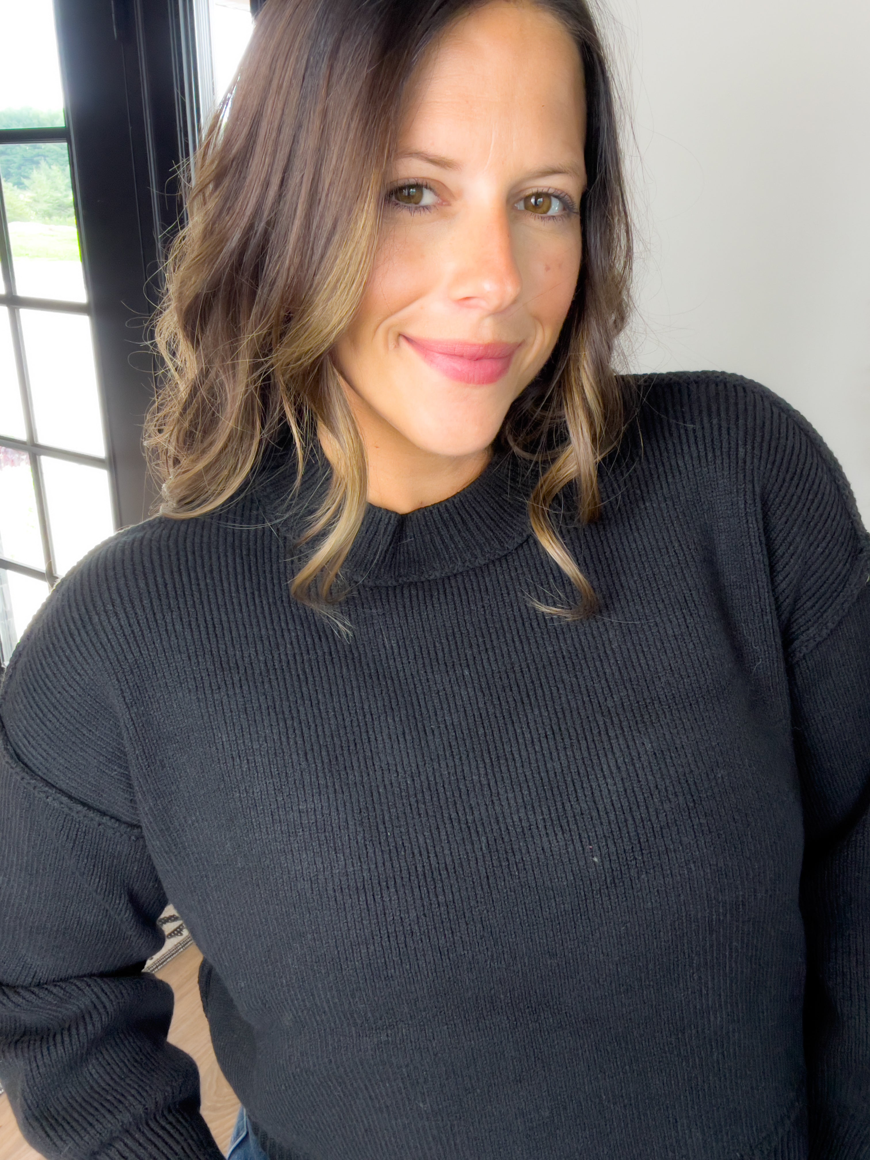 Regina Cropped Sweater - Black