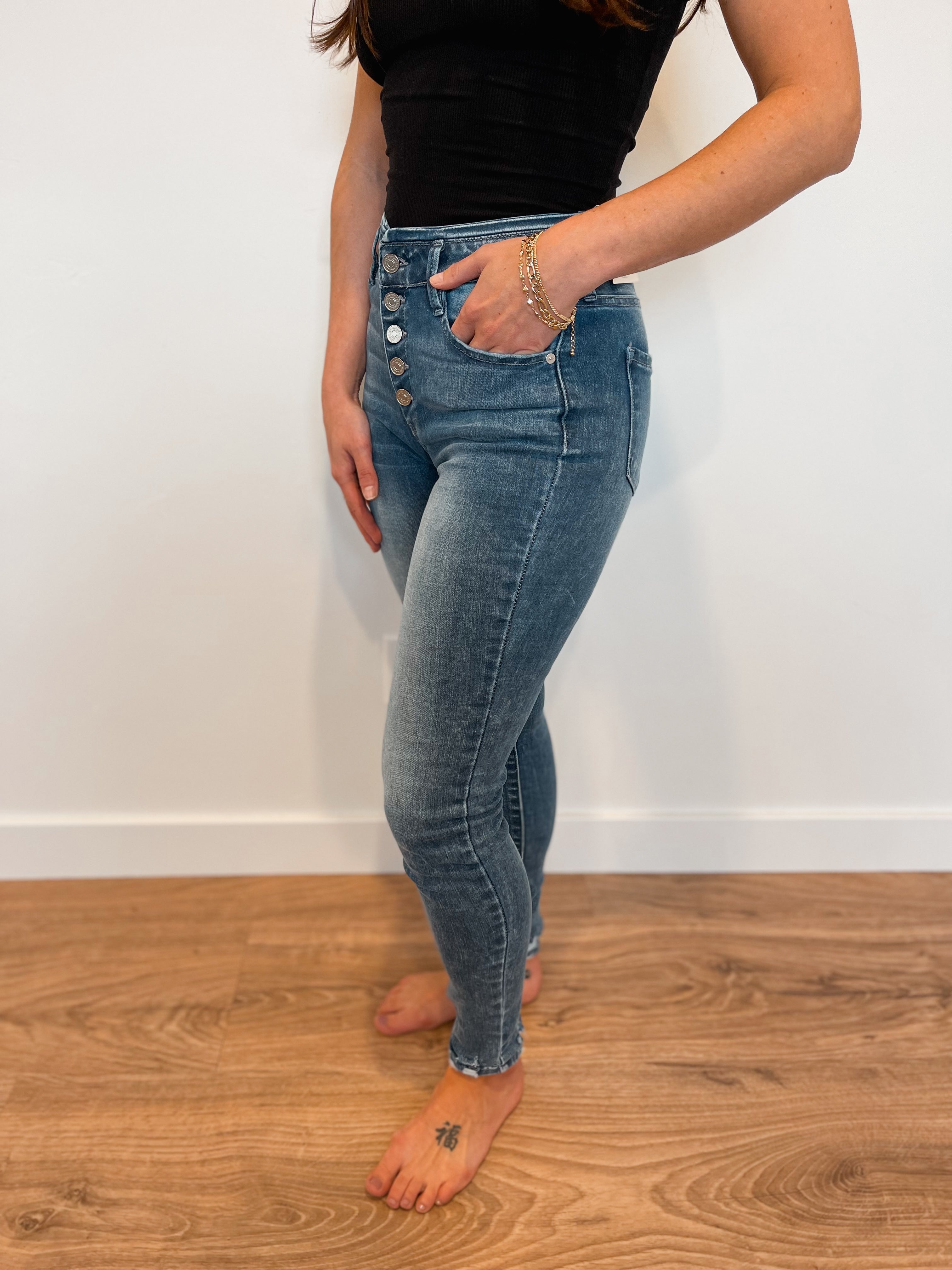 Marren Mid Rise Skinny Jeans - Medium Wash