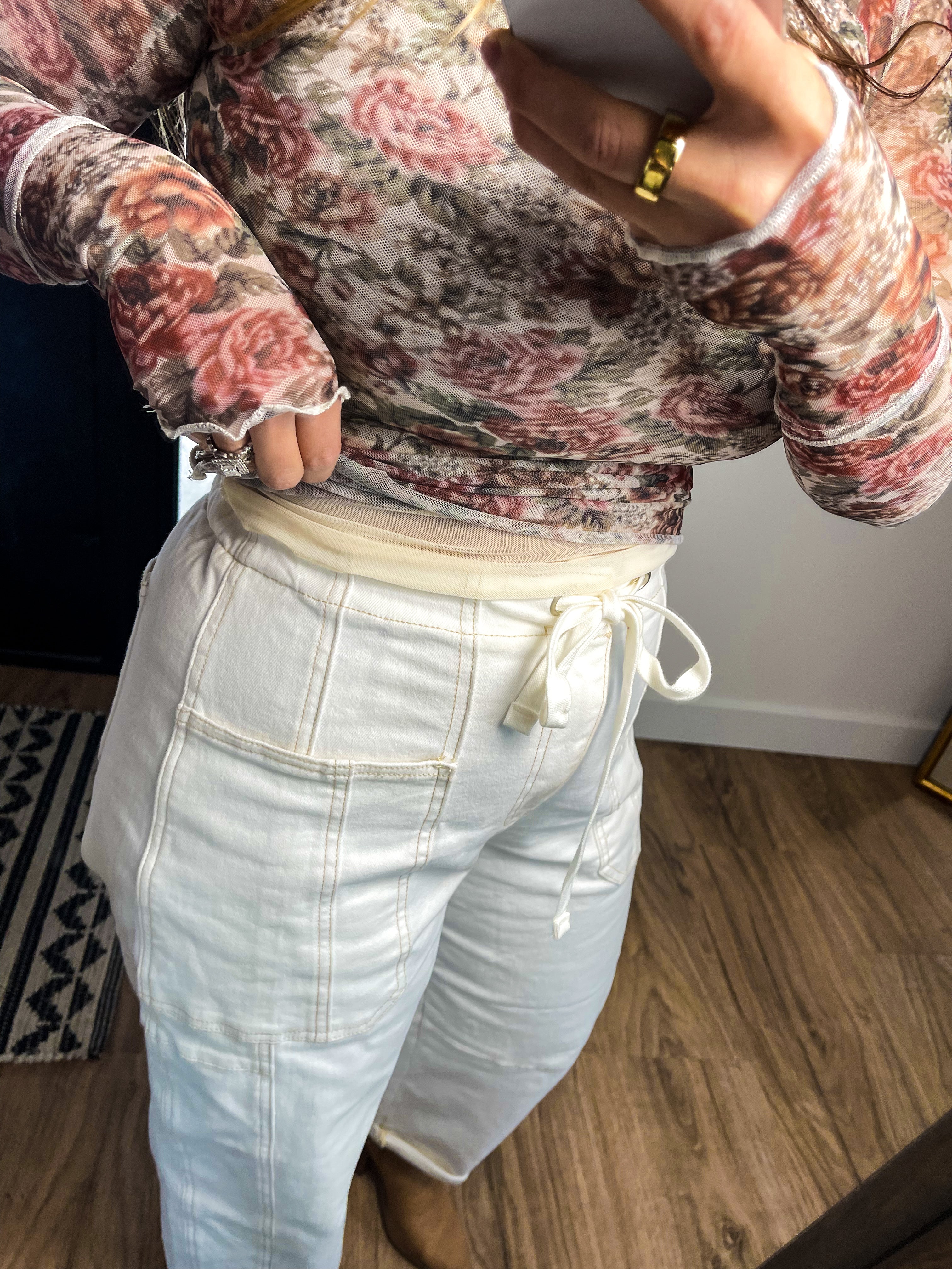 Floral-Print Mesh Thumbhole Mock-Neck Top: CREAM