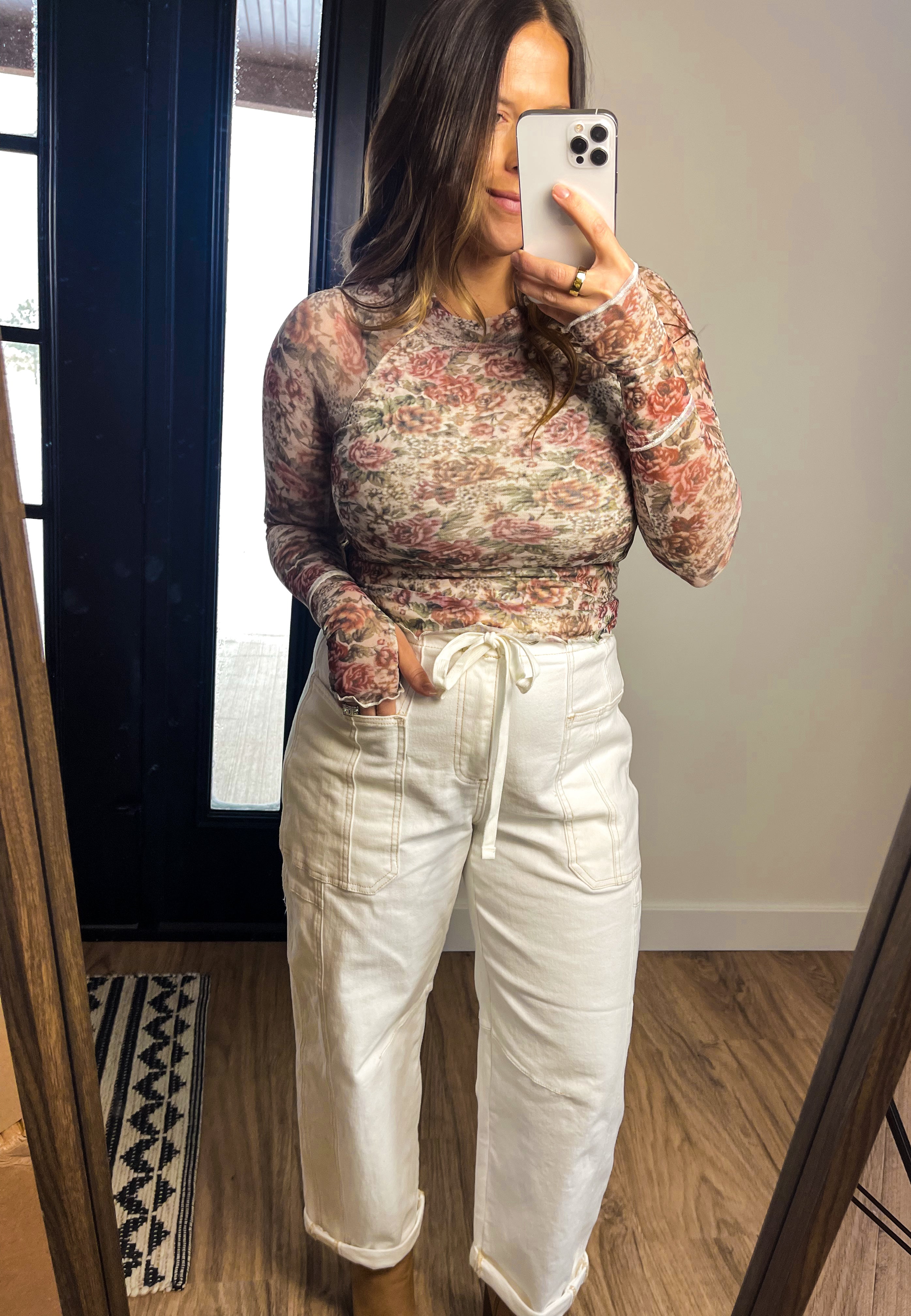 Floral-Print Mesh Thumbhole Mock-Neck Top: CREAM