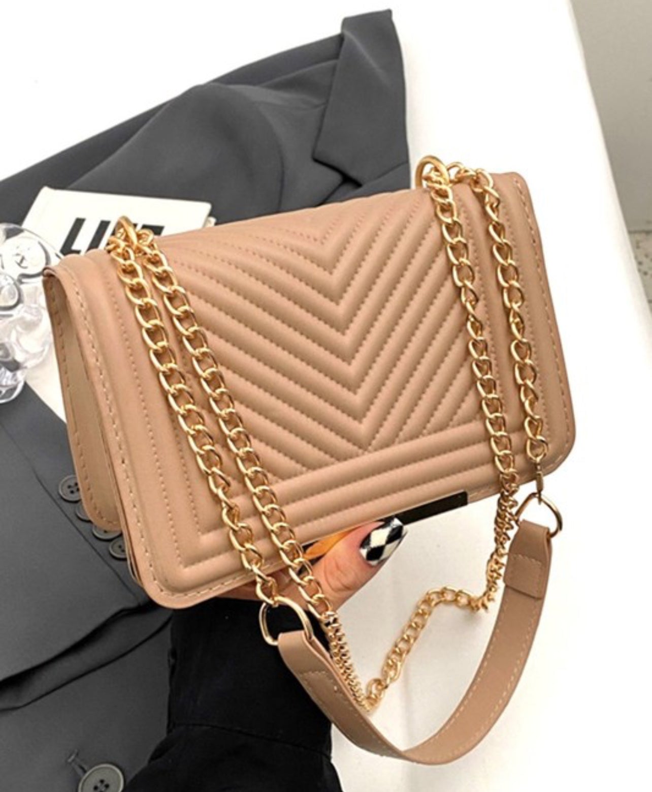 ** DOORBUSTER ** Chevron crossbody bag - Ash Mocha